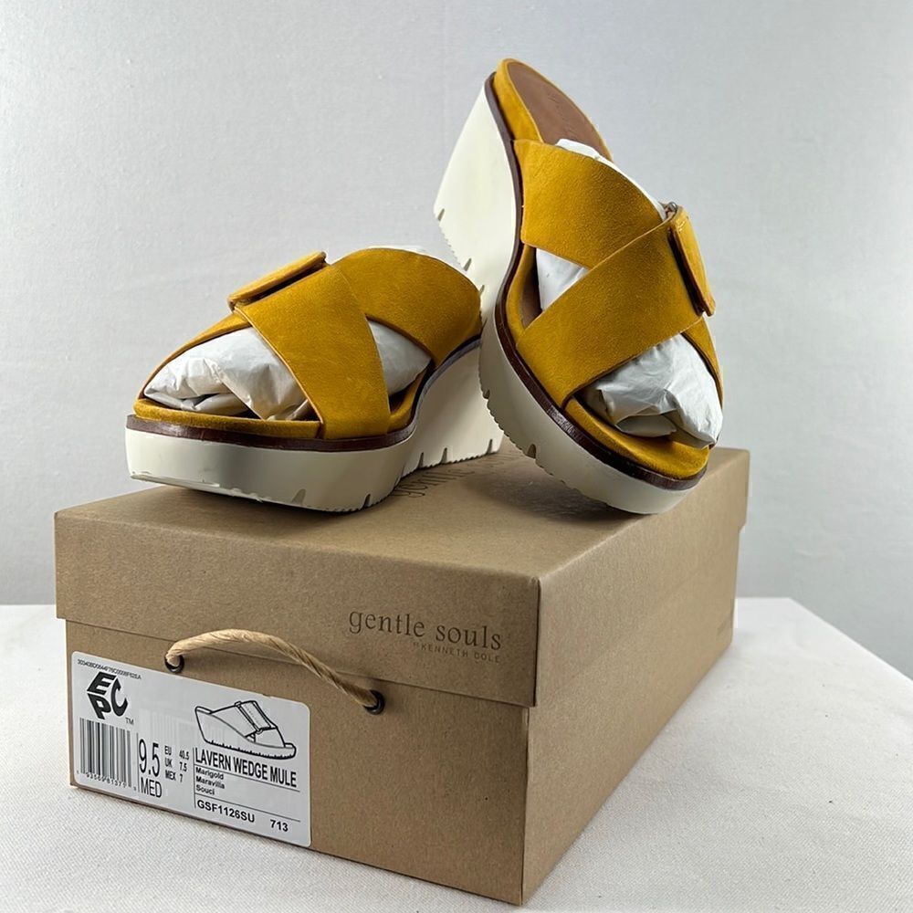 Gentle Souls by Kenneth Cole Lavern Wedge Mules Marigold size 9.5